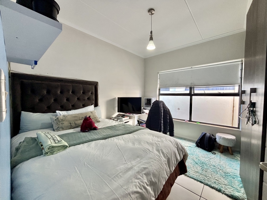 To Let 3 Bedroom Property for Rent in Sandown Western Cape